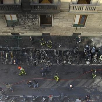 /images/4/7/47-viavenezia-incendio-motorini.jpg