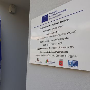 /images/5/1/51-l-ingresso-della-casa-della-comunità-di-reggello.jpg