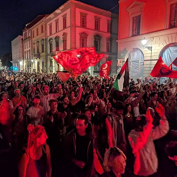 /images/5/1/51-piazza-poggi-2.jpg