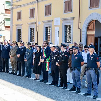 /images/5/4/54-cerimonia-24-luglio-gruppo-autorità.jpeg