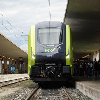 /images/5/4/54-presentazione-70mo-treno-regionale-toscana--3-.jpeg