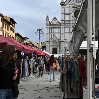 /images/5/5/55-veduta-piazza-artigianati3.jpeg