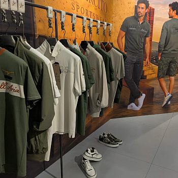 /images/5/7/57-foto-3-pitti-immagine-uomo-110.jpg