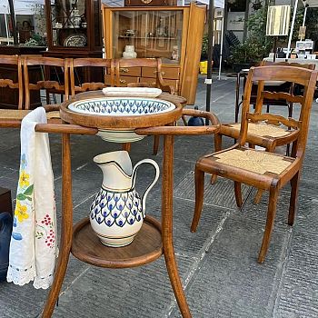/images/6/1/61-antiquari-in-centro-dettaglio.jpg