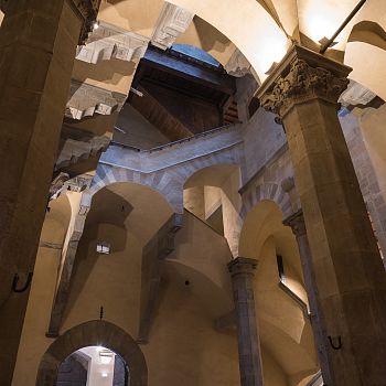/images/6/2/62-cortile-palazzo-davanzati-fabiana-privitera--8--copia.jpg