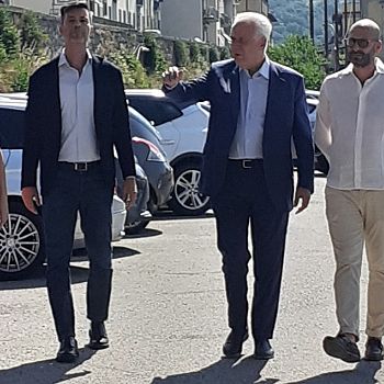 /images/6/4/64-giani-con-spinelli--mari-e-il-sindaco-boni.jpg