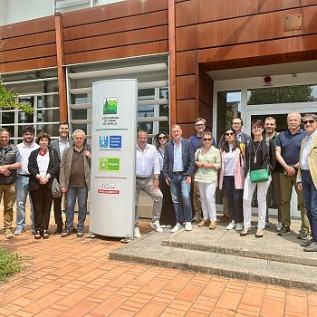 /images/6/5/65-foto-di-gruppo-davanti-alla-sede-della-sds-mugello.jpg