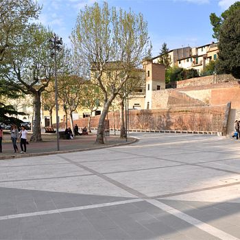 /images/6/5/65-piazza-gramsci-03.jpg