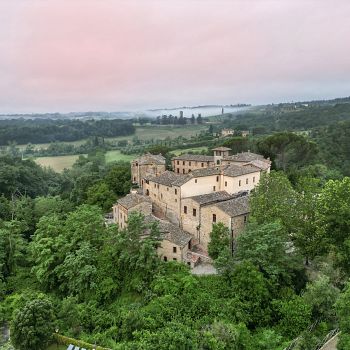 /images/6/6/66-castel-monastero.jpg