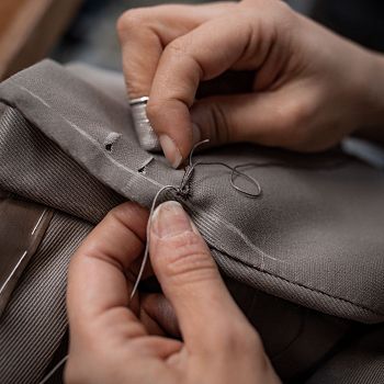 /images/6/6/66-the-art-of-tailoring---craftsmanship-pitti-uomo--2-.jpg