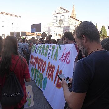 /images/6/7/67-fridays-for-future--firenze--27-settembre-2019--41-.jpg