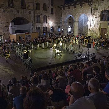 /images/6/8/68-nottilucente-repertorio-chinzia-cucini-2.jpg
