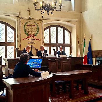 /images/6/9/69-convegno2.jpg