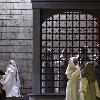/images/6/9/69-suor-angelica--festival-puccini-2014.jpg