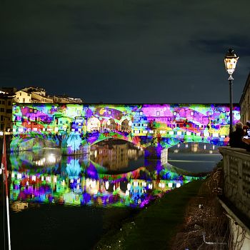 /images/7/0/70-30--ponte-vecchio-natale-2024-foto-nicola-neri.jpeg