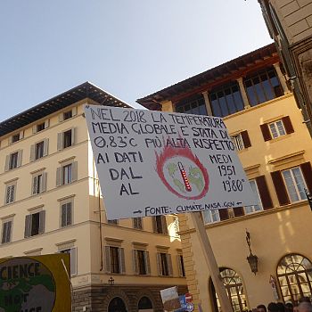 /images/7/1/71-fridays-for-future--firenze--27-settembre-2019--44-.jpg