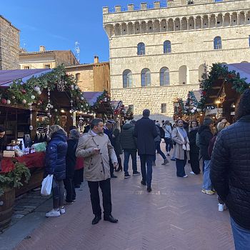 /images/7/6/76-mercatini-natale-montepulciano-2024.jpeg