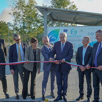 /images/8/3/83-smarthydrogrid-inaugurazione-impianto-arezzo-rappuoli-ferrini-pinnarelli-gamurrini-foti-matteini-macri.jpg