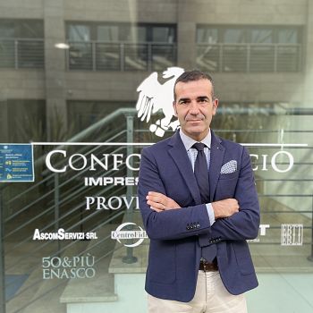 /images/8/5/85-stefano-maestri-accesi-presidente-confcommercio-provincia-di-pisa.jpg