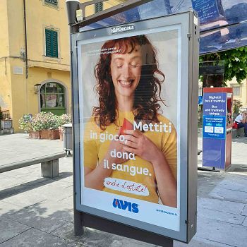/images/8/6/86-affissioni-sangue-1.jpg