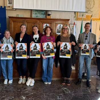 /images/8/8/88-la-presentazione-di-halloween-a-calci.png