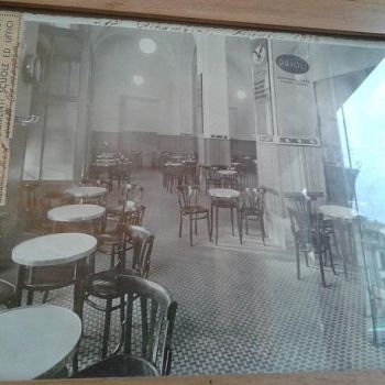 /images/9/2/92-alhambra-bar-interno.jpg