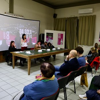 /images/9/3/93-donne-al-centro-incontro-finale.jpeg