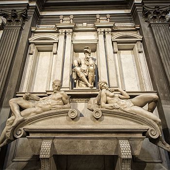 /images/9/7/97-museo-delle-cappelle-medicee--monumento-funebre-a-lorenzo-duca-di-urbino--michelangelo-.jpg