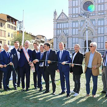/images/9/9/99-green-florence-2026-taglio-del-nastro-3.jpeg