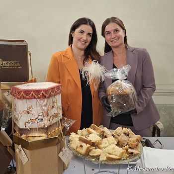 /images/9/9/99-i-panettoni-degli-altri--11-.jpg