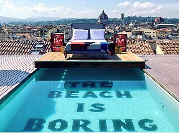 The student hotel, una cittadella: lo studentato con piscina sul ... Piscina sul tetto