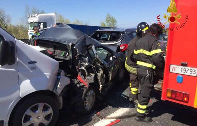 incidente-in-autosole-undici-feriti