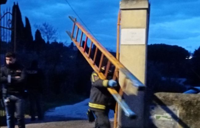 tragedia-di-san-felice-a-ema-allarme-dato-da-una-vicina