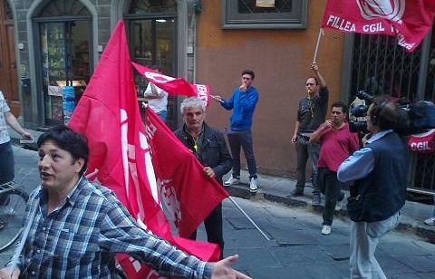 b207271755-presidio-dei-lavoratori-pubblici-sotto-la-prefettura-di-firenze
