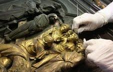 b311291421-firenze-dopo-sei-secoli-torna-l-oro-della-porta-nord-del-battistero