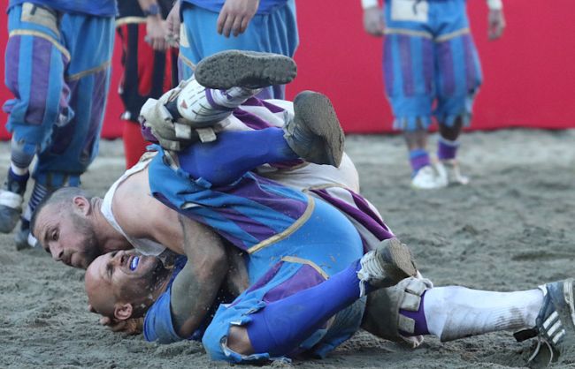 calcio-storico-in-diretta-tv-in-chiaro-e-su-dazn