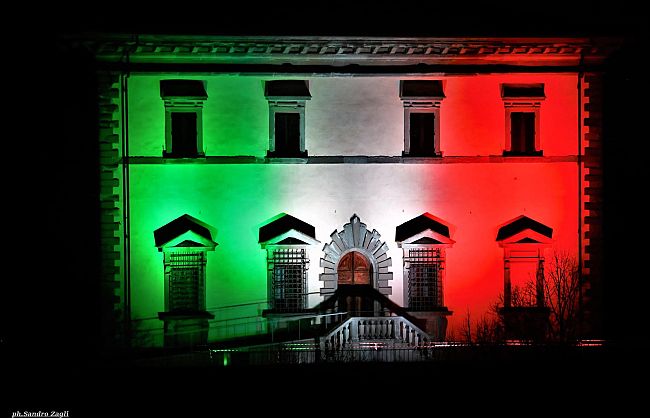 rufina-nuova-illuminazione-tricolore-per-villa-poggio-reale