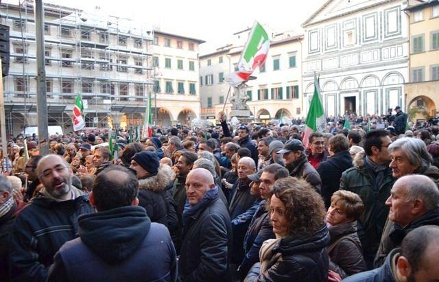 b312081124-matteo-renzi-ha-chiuso-la-sua-campagna-a-empoli-in-una-piazza-gremita