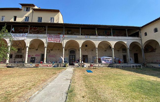 la-polveriera-10-anni-di-occupazione-del-plesso-di-santapollonia