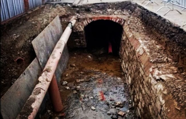 galluzzo-dai-lavori-spunta-un-corso-dacqua-sotterraneo