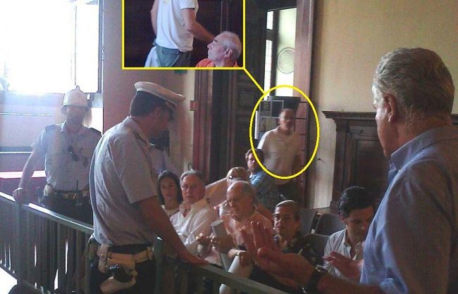 b207021624-svastica-in-palazzo-vecchio-contro-linea-3-lega-nord-prende-le-distanze