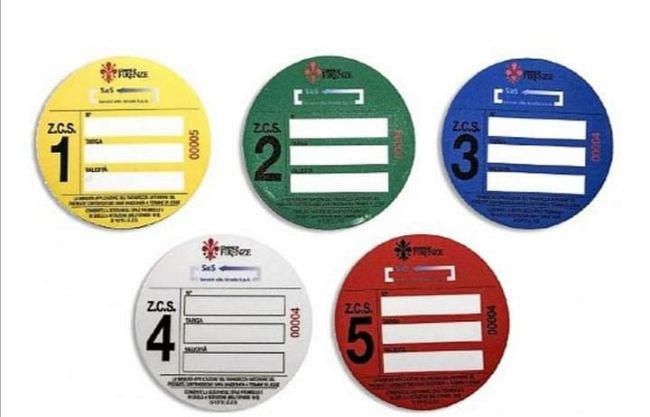 vetrofanie-a-firenze-serve-un-chiarimento-del-comune