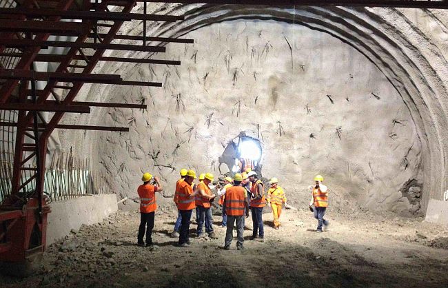 b304292144-sr-429-completato-lo-scavo-della-galleria-di-monte-acuto