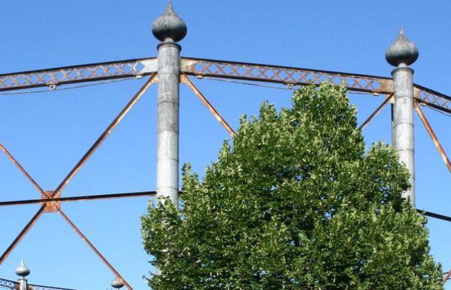 b205282005-gli-studenti-disegnano-il-gasometro