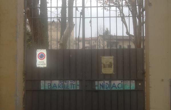 da-fastidio-cancello-installato-dalla-proprieta-confinante