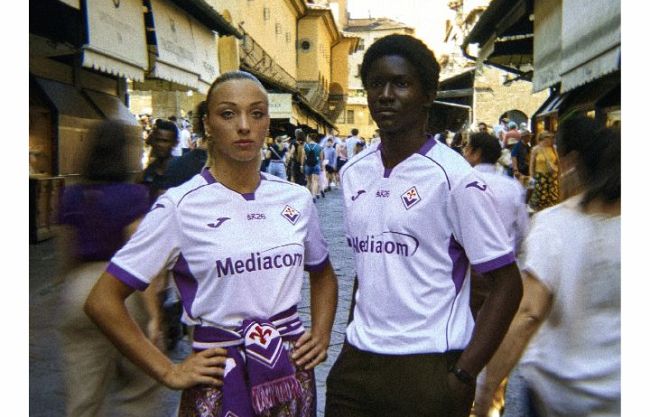 viola-ecco-la-seconda-divisa-202627