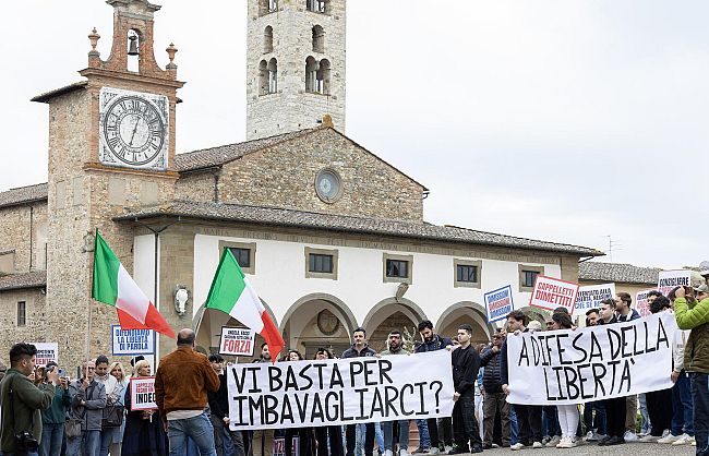 impruneta-sit-in-dalla-parte-dei-consiglieri-franchi-e-zoppini