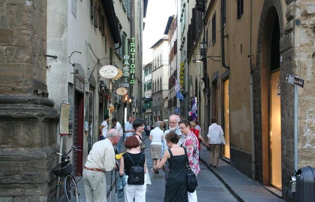 decoro-centri-storici-piu-poteri-al-sindaco-per-aperture-commerciali