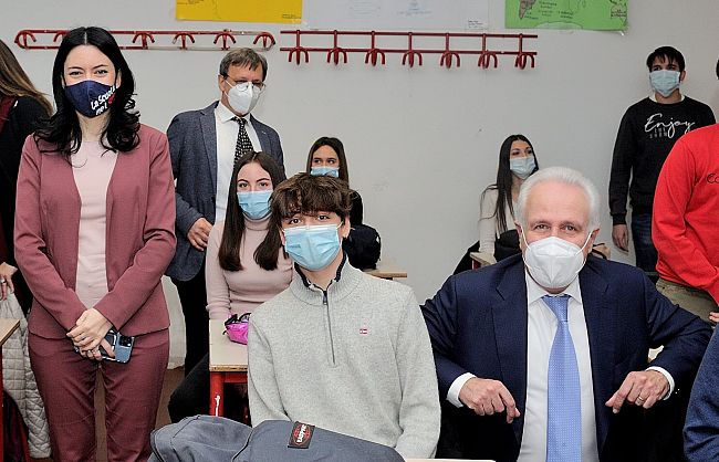scuola-la-ministra-azzolina-indica-la-toscana-come-modello-per-litalia