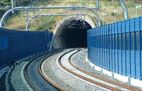b109011349-treni-cancellati-ammirati-e-mugnai-chiacchiere-e-i-convogli-spariscono